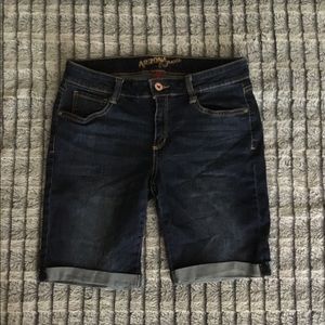 Bermuda shorts🆕 price drop!!